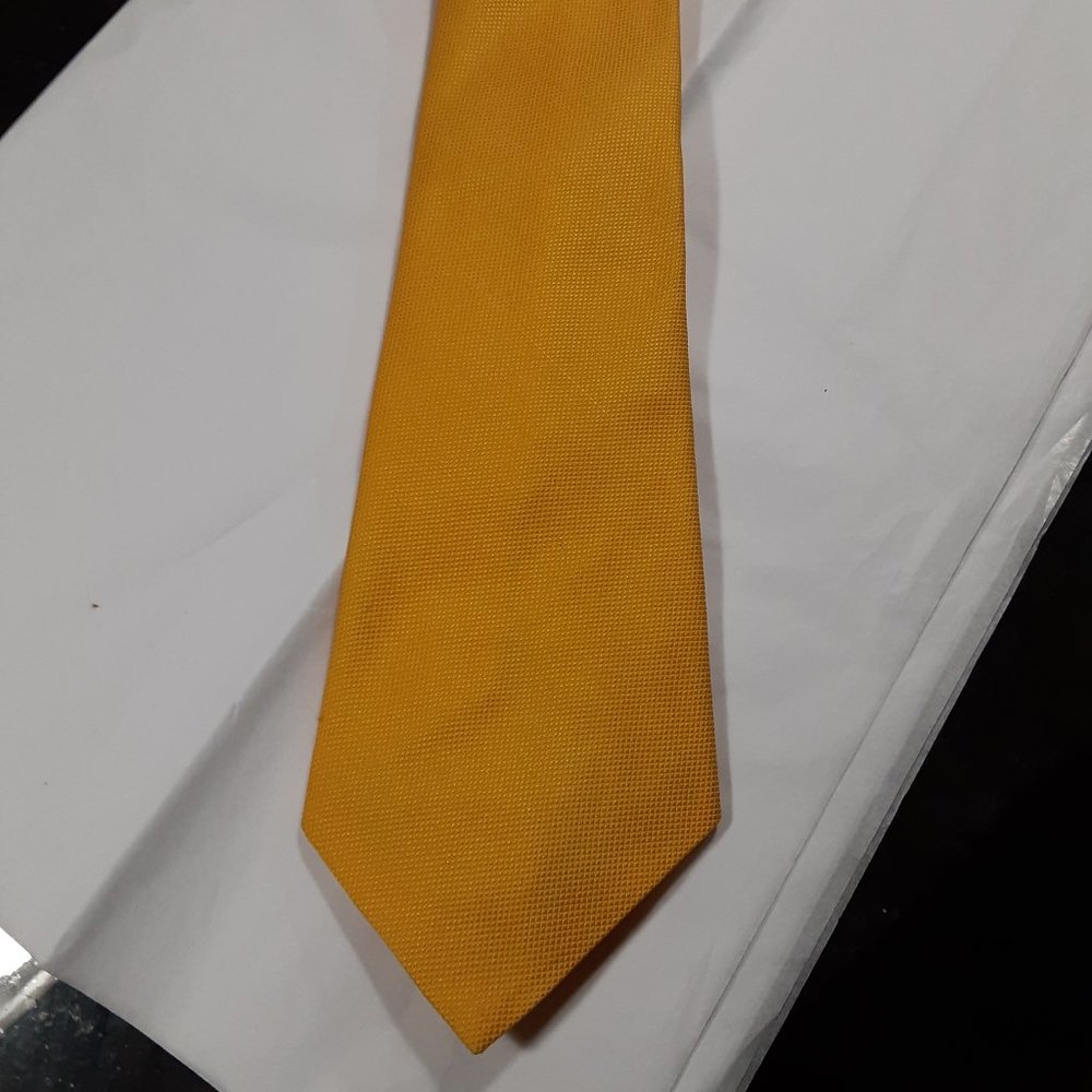 Gold dress tie by Cervantes